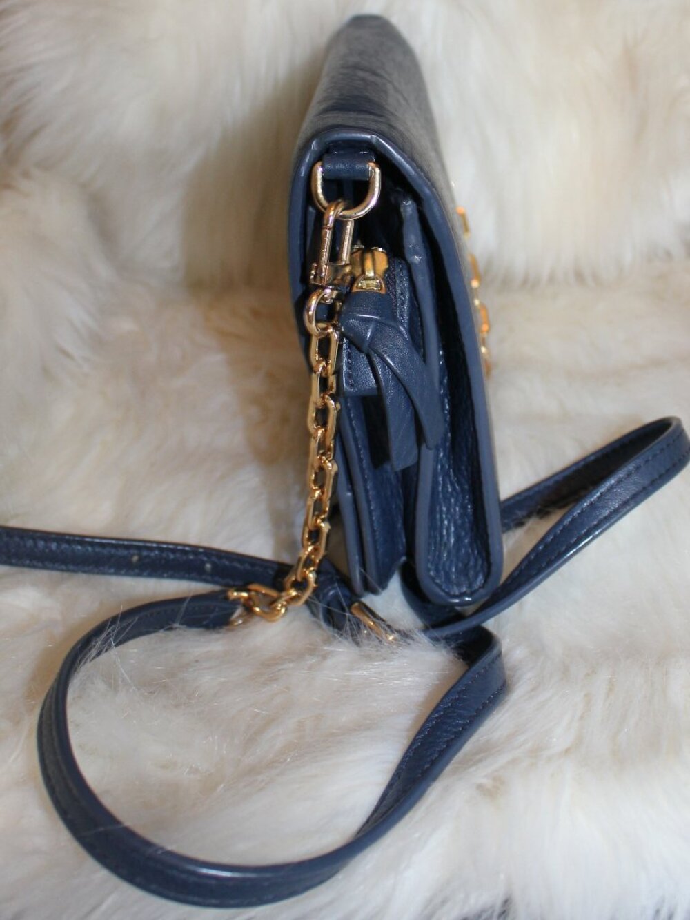 Tory Birch blue leather shoulder mini bag convertible to clutch 6.5" x 8.5"x1" - Picture 5 of 8